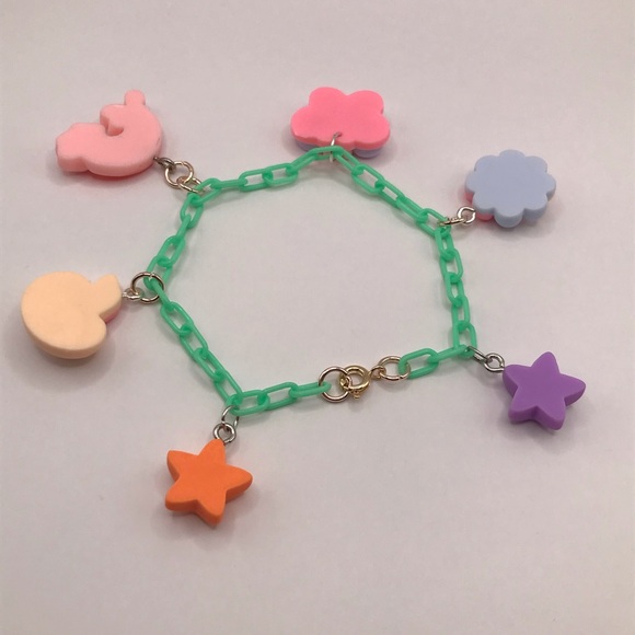 Handmade Kawaii Resin Charm Bracelet - Picture 5 of 6